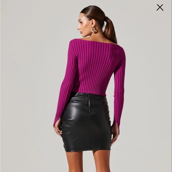 ASTR the Label Alessandra Magenta Sweater Top NWT - Picture 5 of 5
